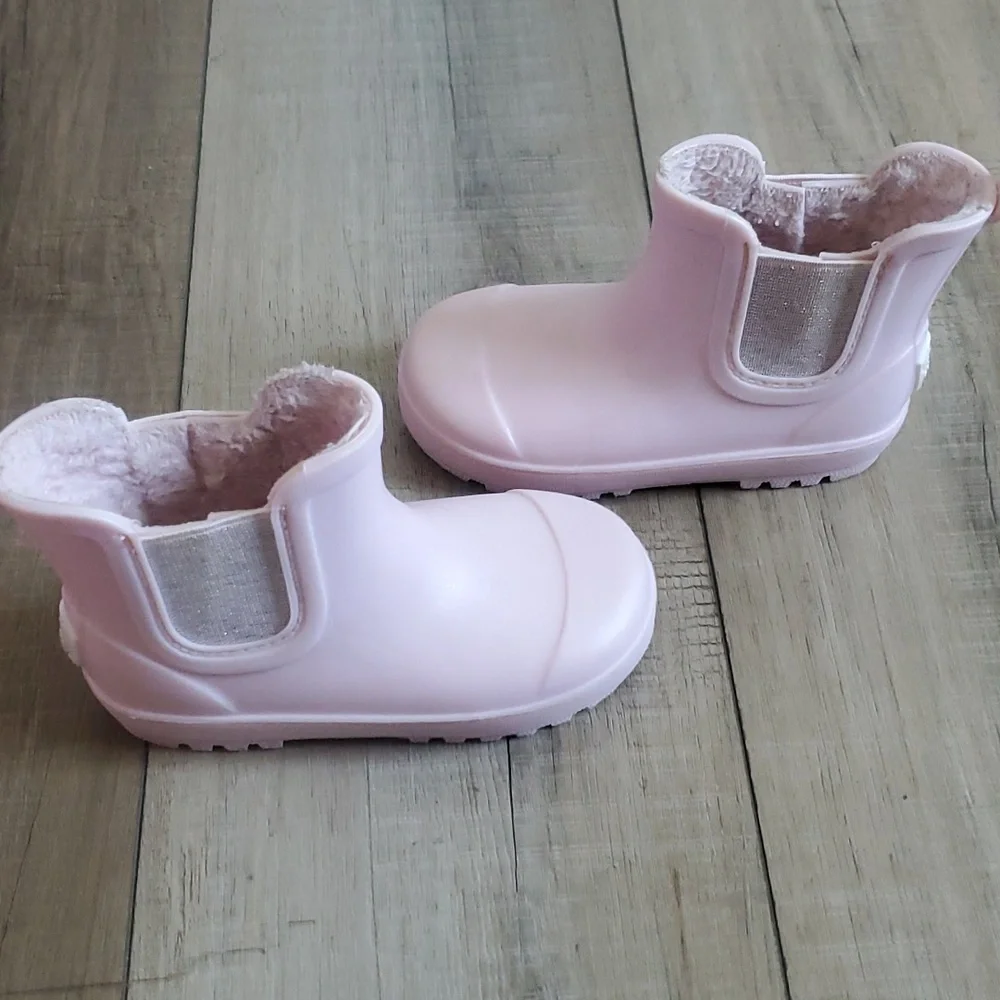 Toddler Bearpaw rainboots